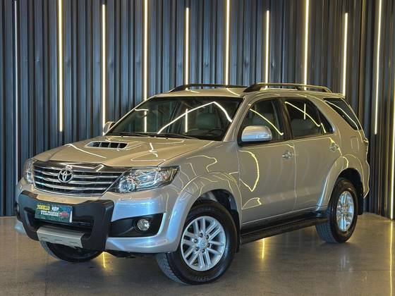 TOYOTA HILUX SW4 3.0 SRV 4X4 16V TURBO INTERCOOLER DIESEL 4P AUTOMÁTICO